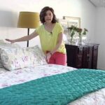 Cómo decorar una cama de matrimonio
