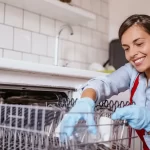 Cómo limpiar el lavavajillas para que no huela
